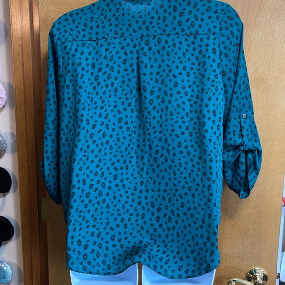 Lush XXL Dark Green Animal Print Top Blouse - Picture 4 of 6
